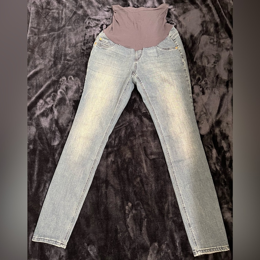 Pre owned maternity skinny jeans